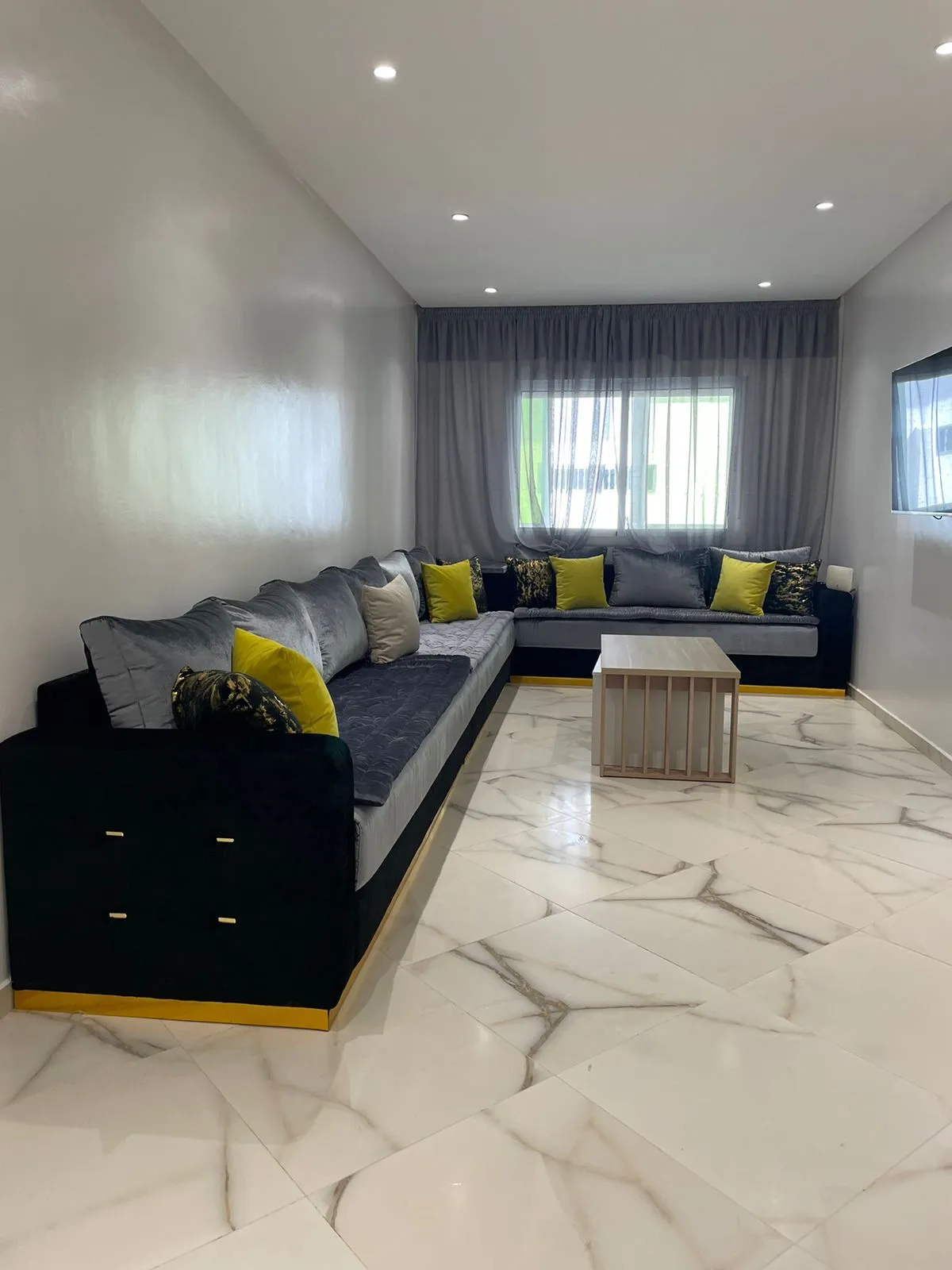 Appartement charmant à louer à Malabata, Tanger, avec 2chambres et un salon.