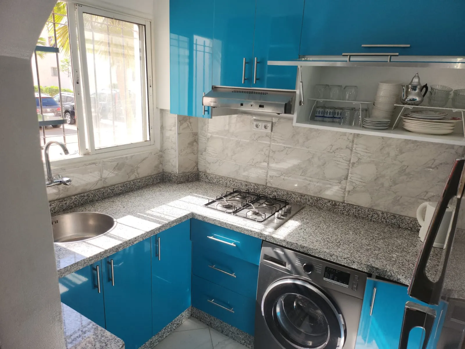 Appartement à louer au rez-de-chaussée à Agadir, dans une résidence sécurisée.