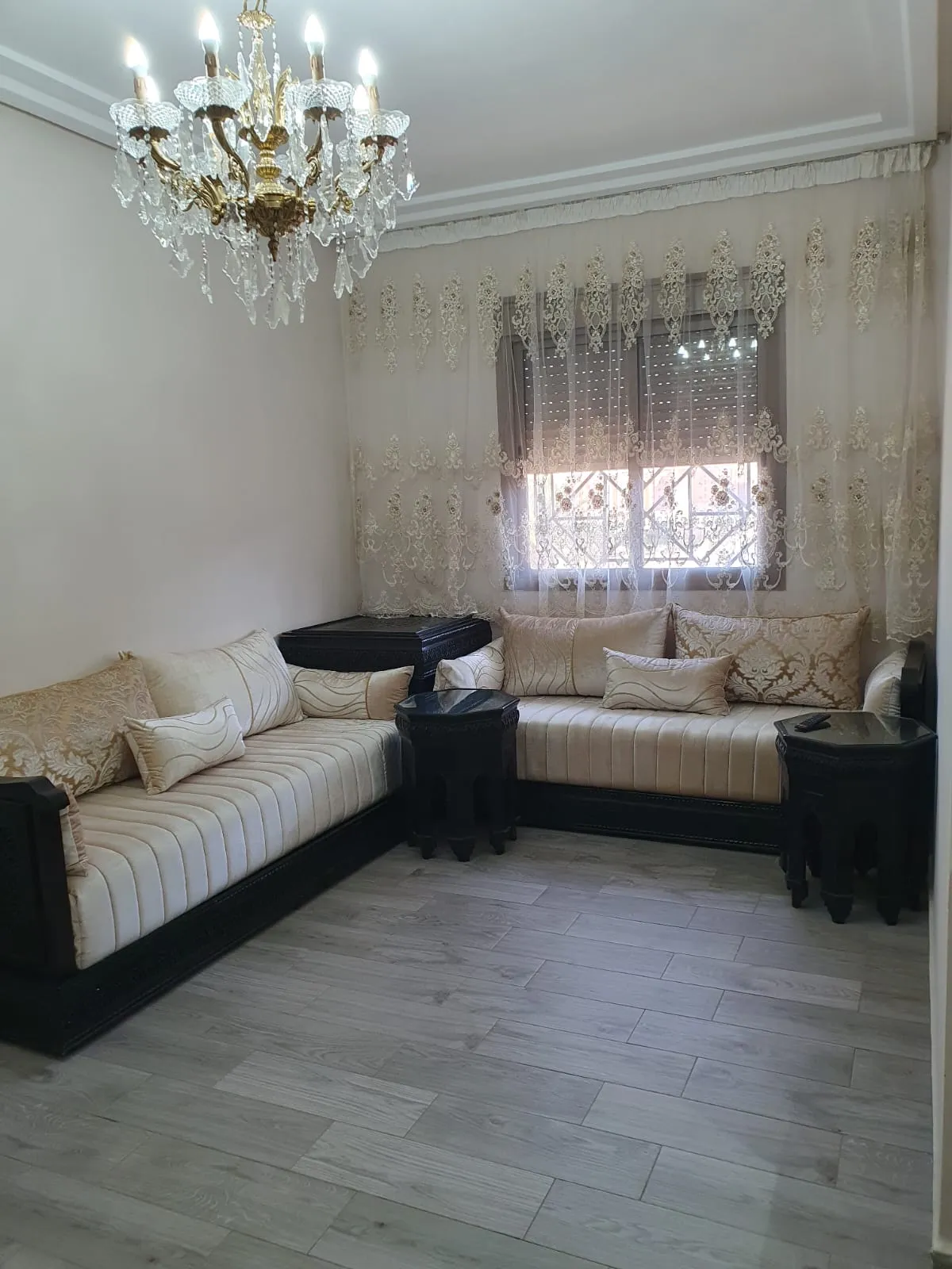 Un bel appartement à louer à Marrakech, situé au quatrième étage