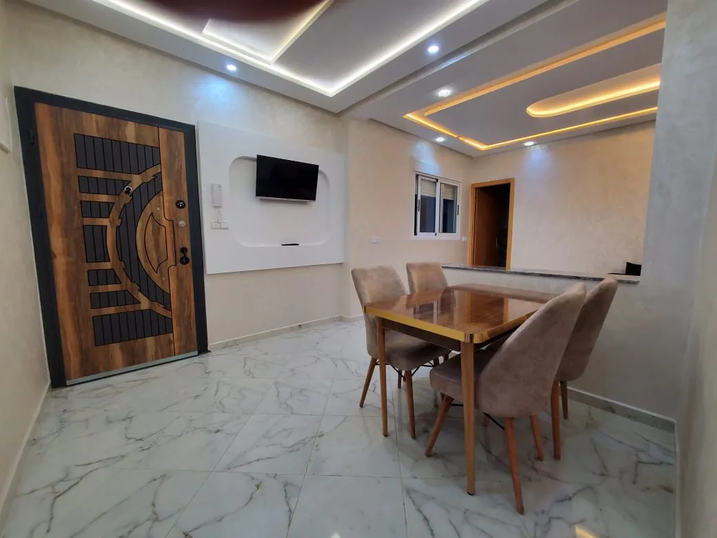 Appartement élégant à louer à la journée au rez-de-chaussée,  de deux chambres 
