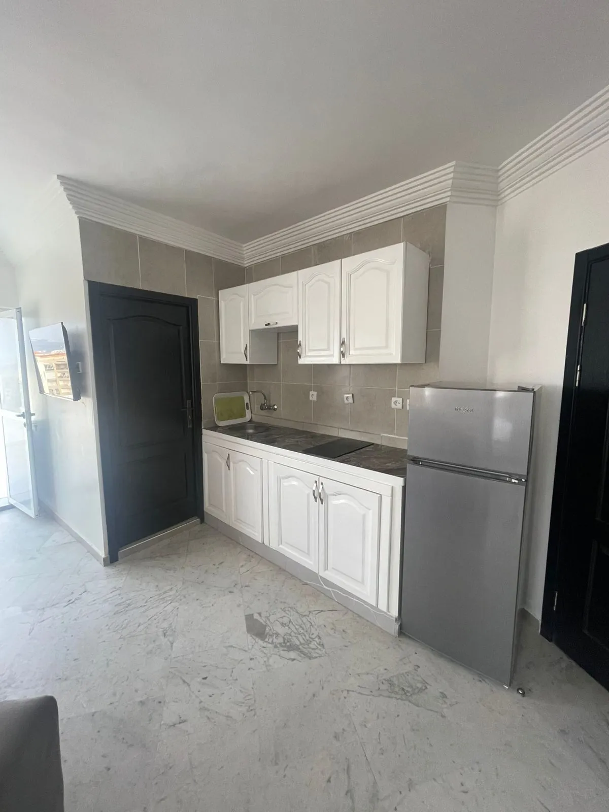 Bel appartement à louer à la journée à Tanger, emplacement excellent, 7ème étage