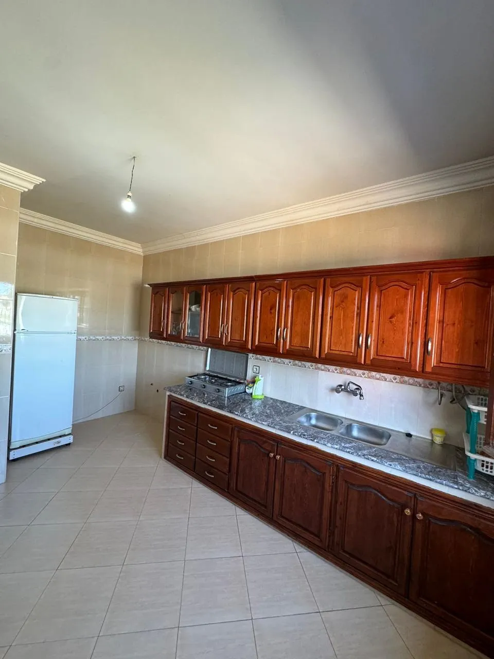 Appartement spacieux à louer dans le quartier Zemouri à Tanger.130 m
