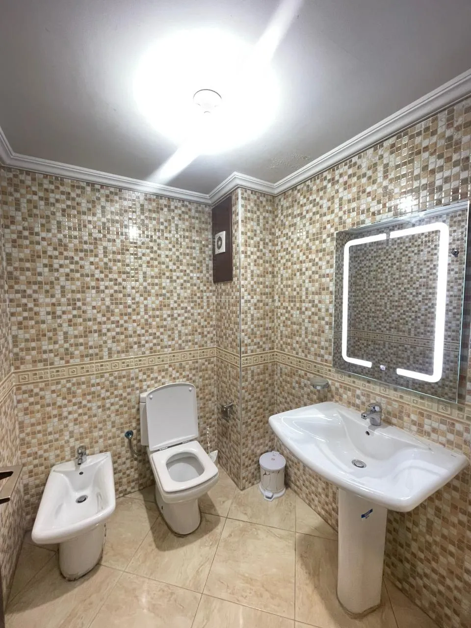 Bel appartement à louer à Tanger, près de la plage, au deuxième étage.