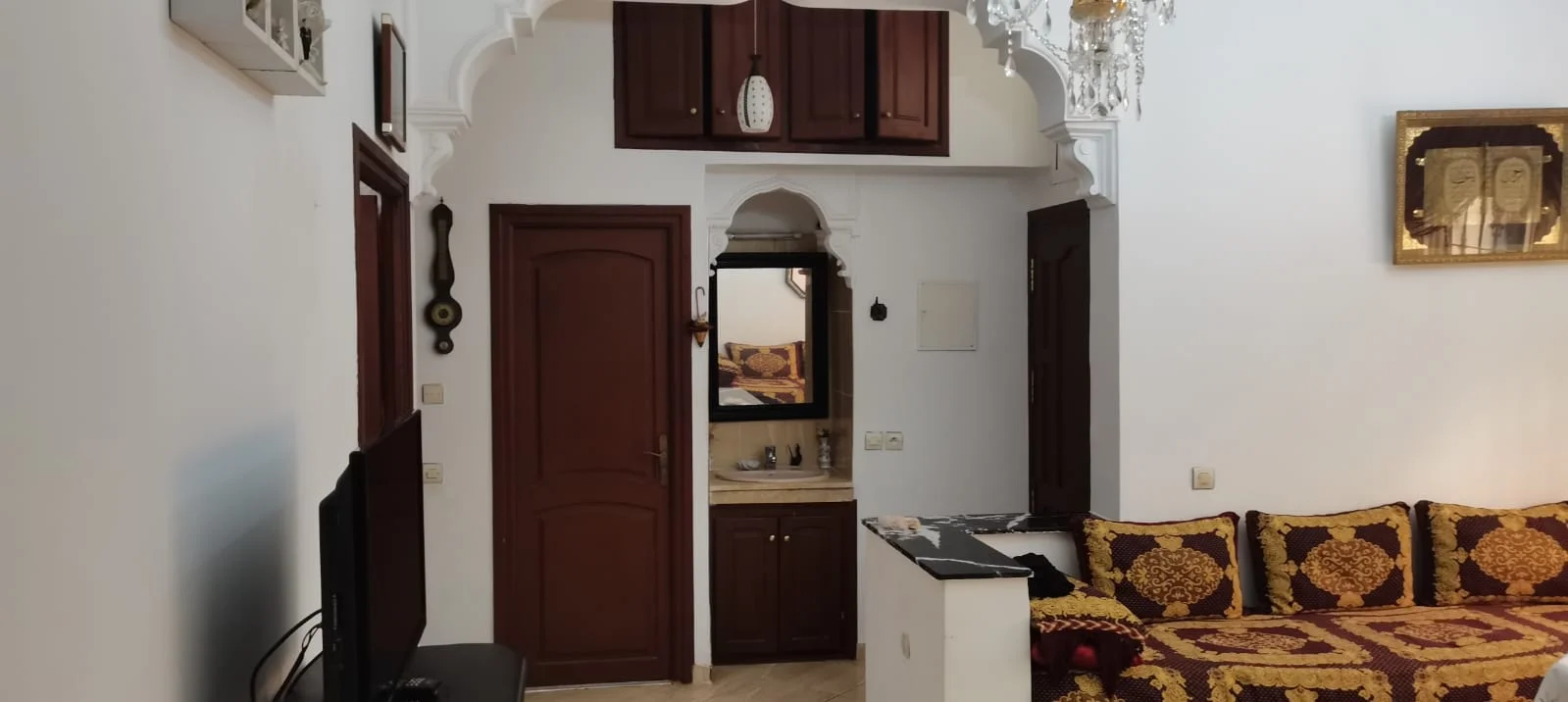 Appartement élégant à M'diq Bouzaghlal à louer 2 chambre salon 100 mètres Rez-de