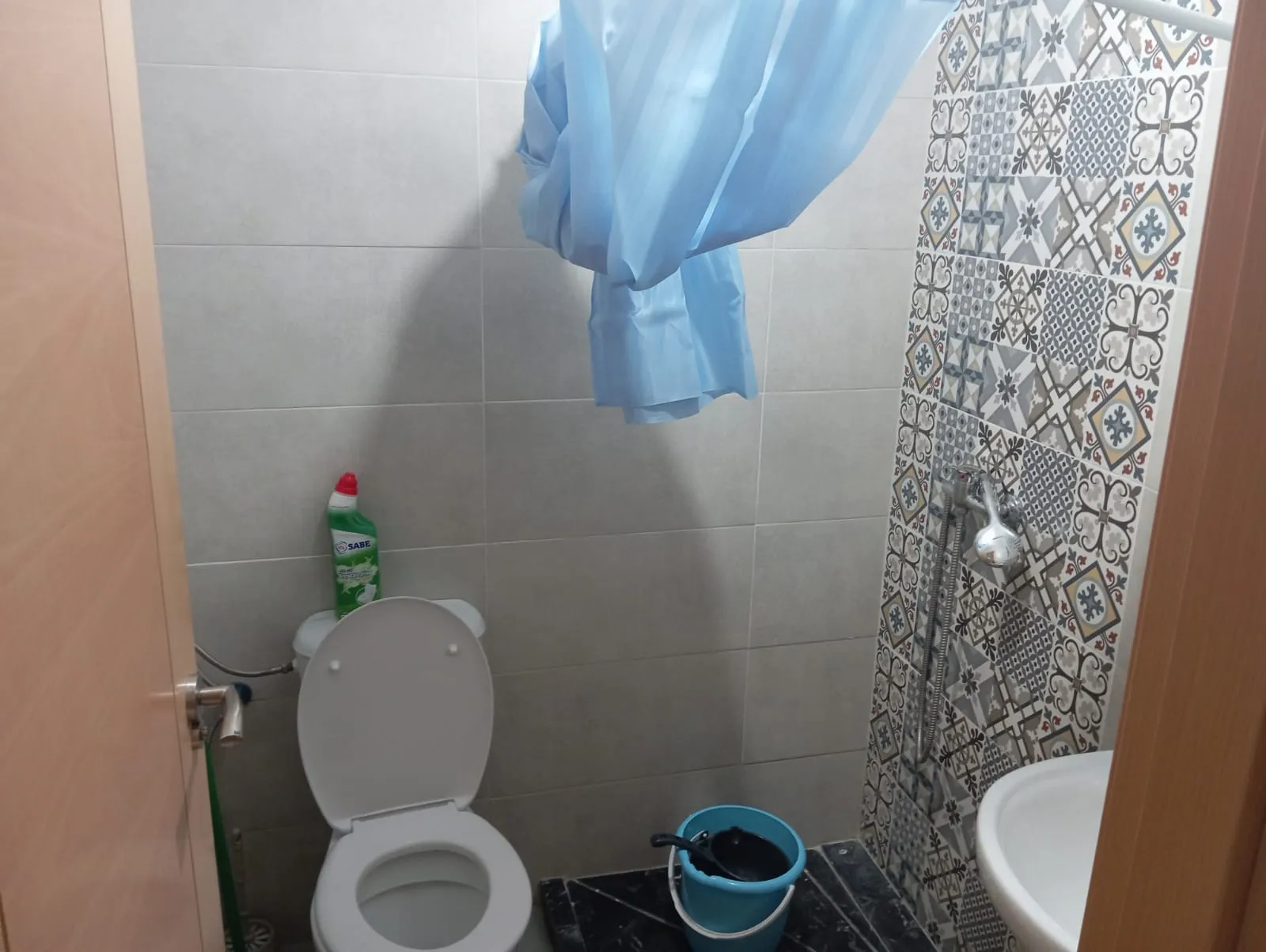 Bel appartement à louer près de Marjane Tanger dans une résidence fermée.