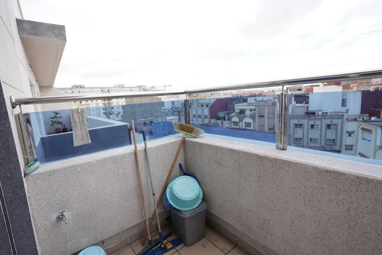 Bel appartement à vendre à M'diq, d'une superficie de 50 m² avec deux chambres.