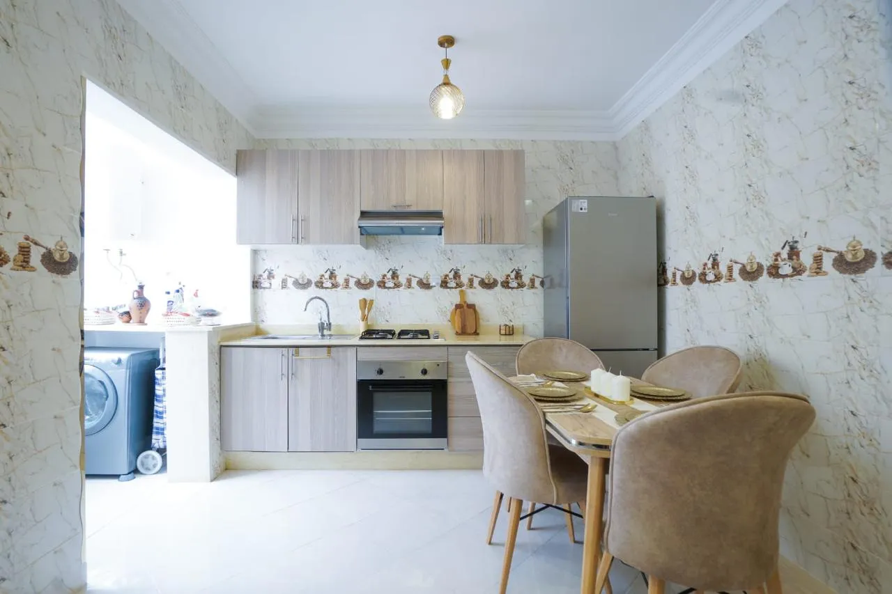 Appartement à louer à Tanger, près de la corniche de Malabata, au 3ème étage.