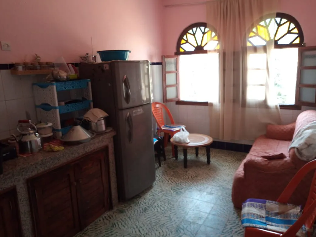 Appartement à louer à Chefchaouen, au troisième étage,  deux chambres et salon.