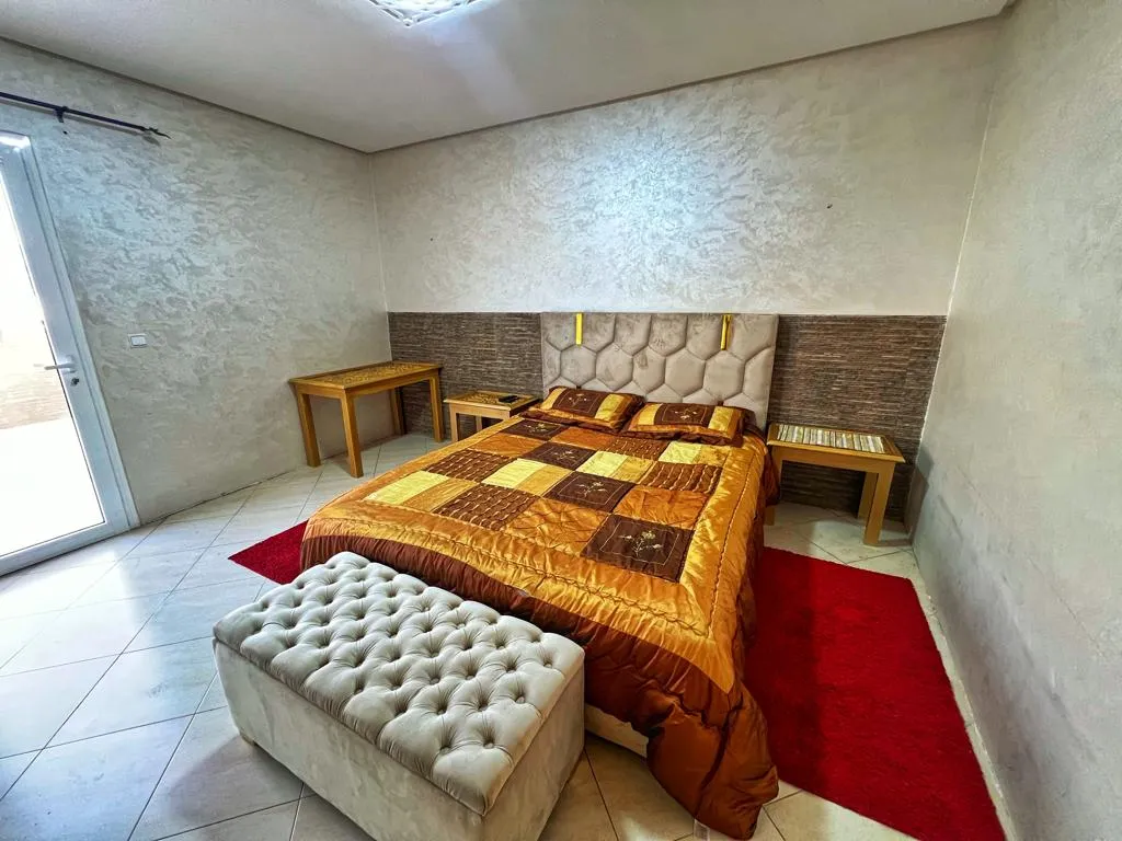 Bel appartement à louer à la journée à Agadir, au deuxième étage, de 75 mètres. 