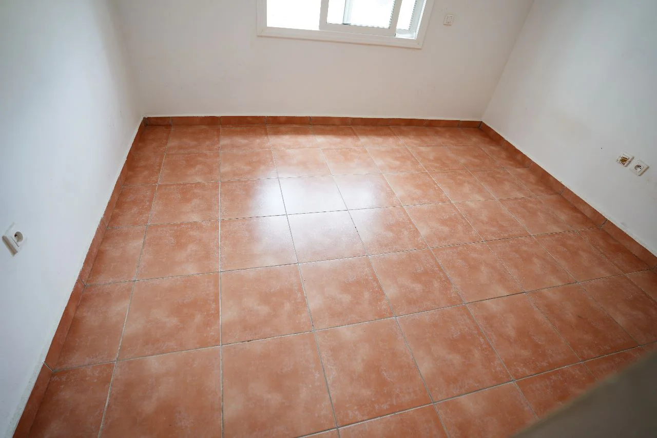 bel appartement à louer à fnideq 2 chambre 67 mètres salon 1ère étage 