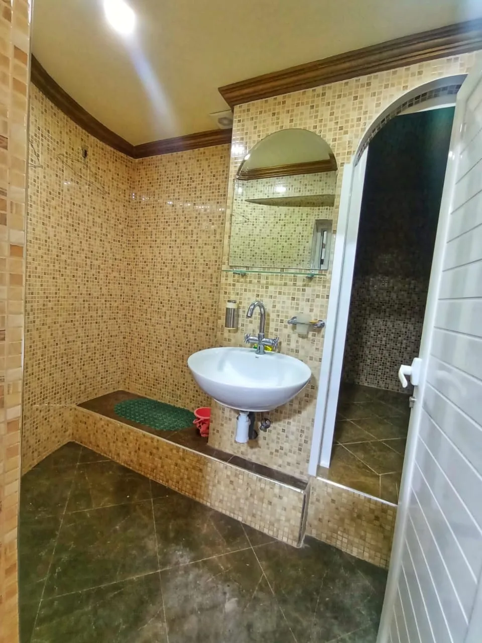 Bel appartement à louer à la journée à Agadir, au deuxième étage, de 75 mètres. 