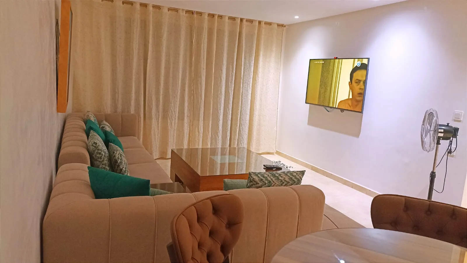 Appartement à vendre à Fnideq bendiban 2 chambre 3 salons  100 mètres 
