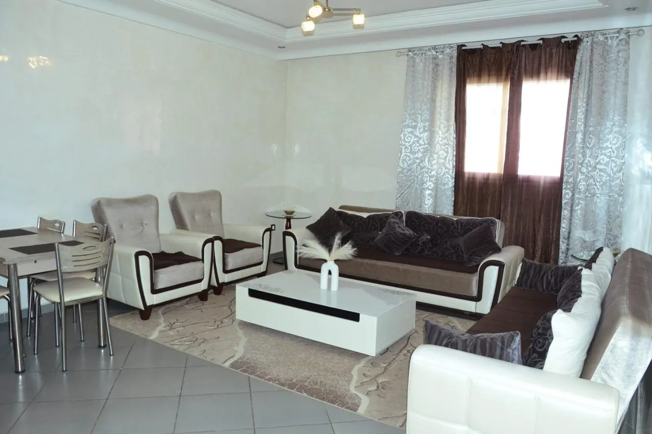 Studio de 72 mètres carrés haut de gamme à Casablanca, au troisième étage.