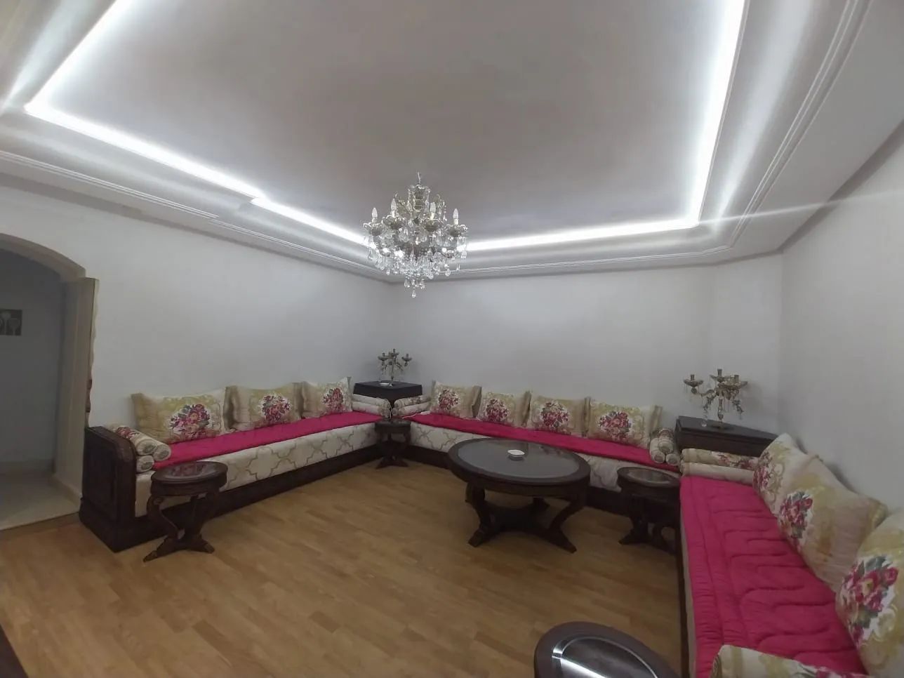 Bel appartement à louer à Malabata, Tanger, comprenant deux chambres et 2 salons