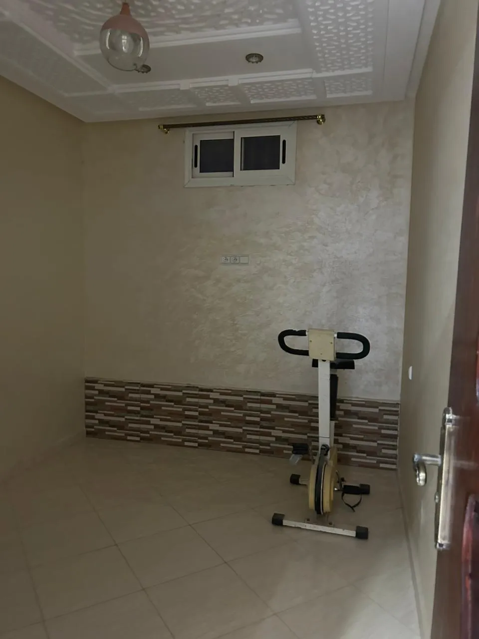 Appartement à louer à Hay Al Farah à Agadir, d'une superficie de 64 m²
