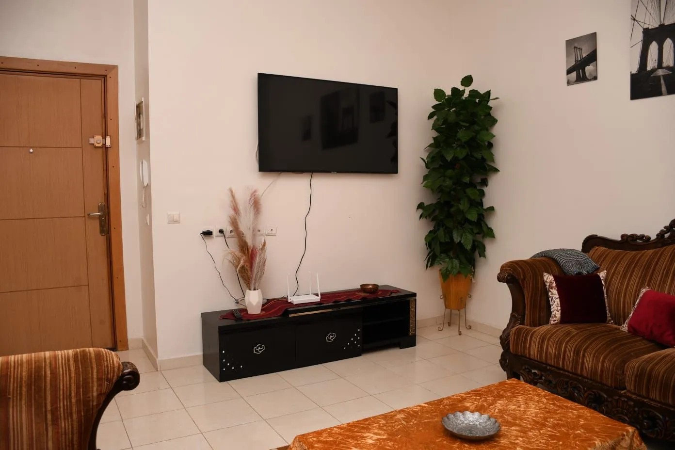 Appartement charmant à louer près de Marjane Tanger, au premier étage.