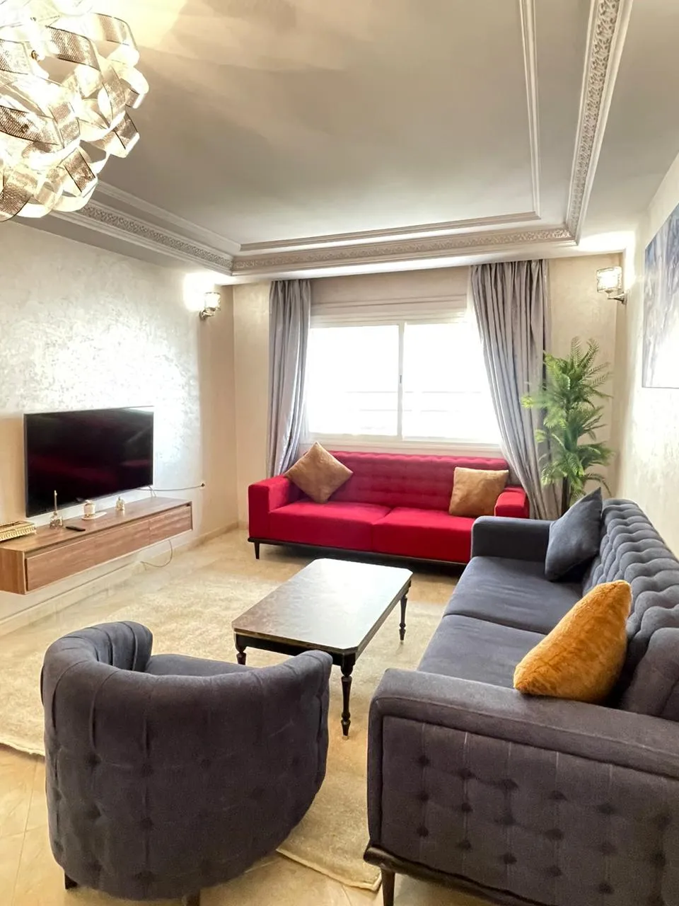 Bel appartement à louer à Tanger, près de la plage, au deuxième étage.