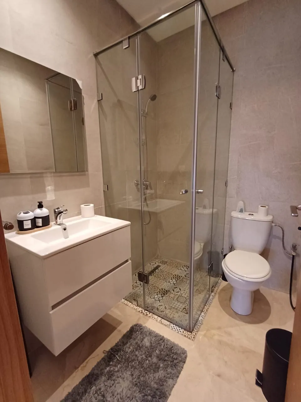Appartement parfait à louer à kabila vista 2 chambre salon piscine 2 balcon 93mè