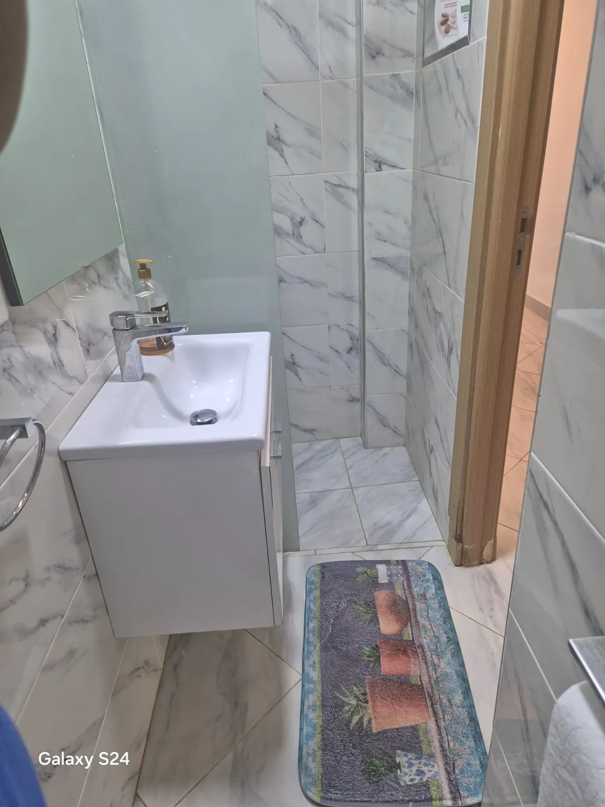 Bel appartement à louer à Fnideq, au premier étage, d'une superficie de 56 m²