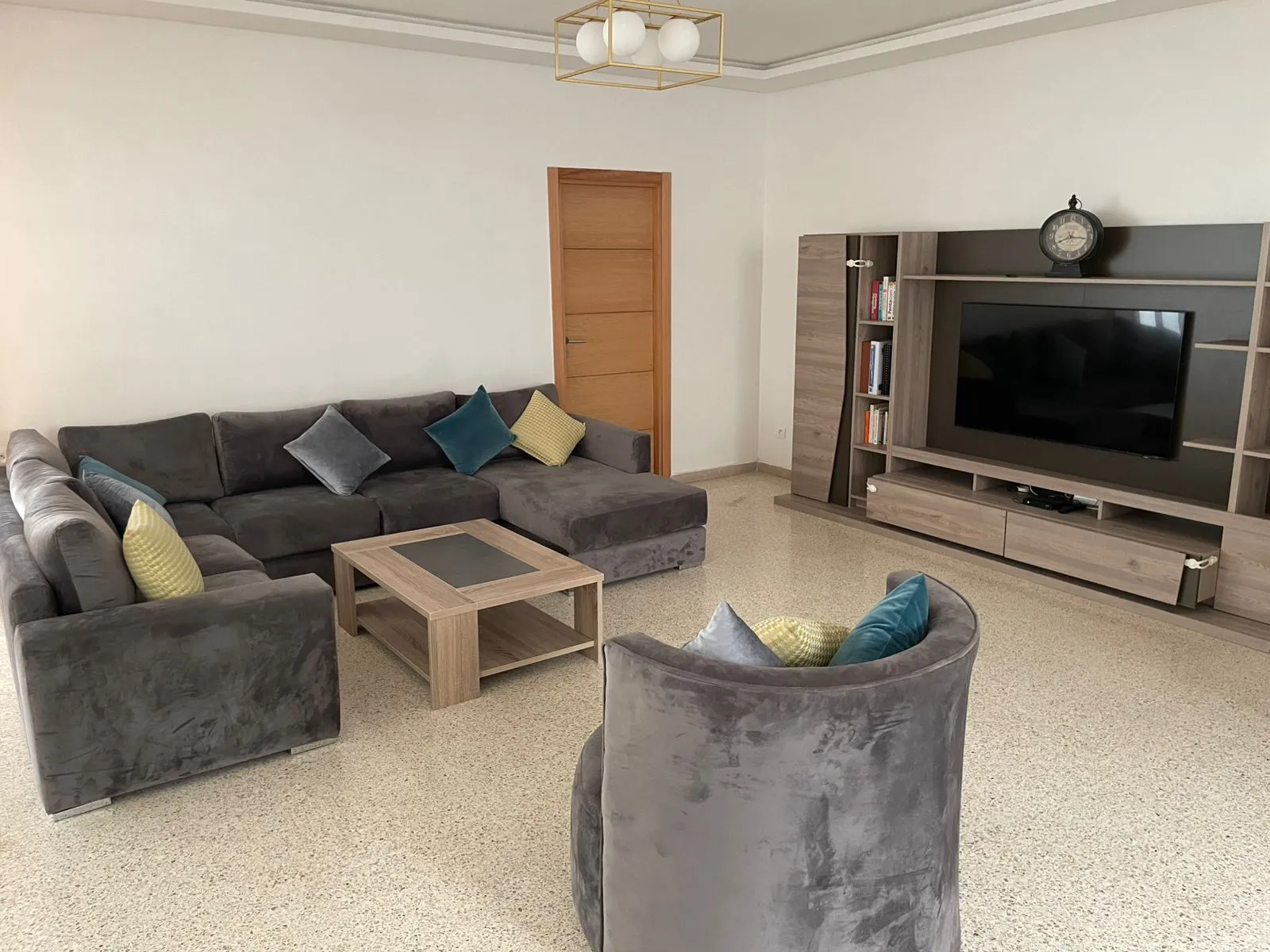 Appartement à louer pour la journée à Casablanca, 154, 3 chambres, 2 salons, 2 salles de bains