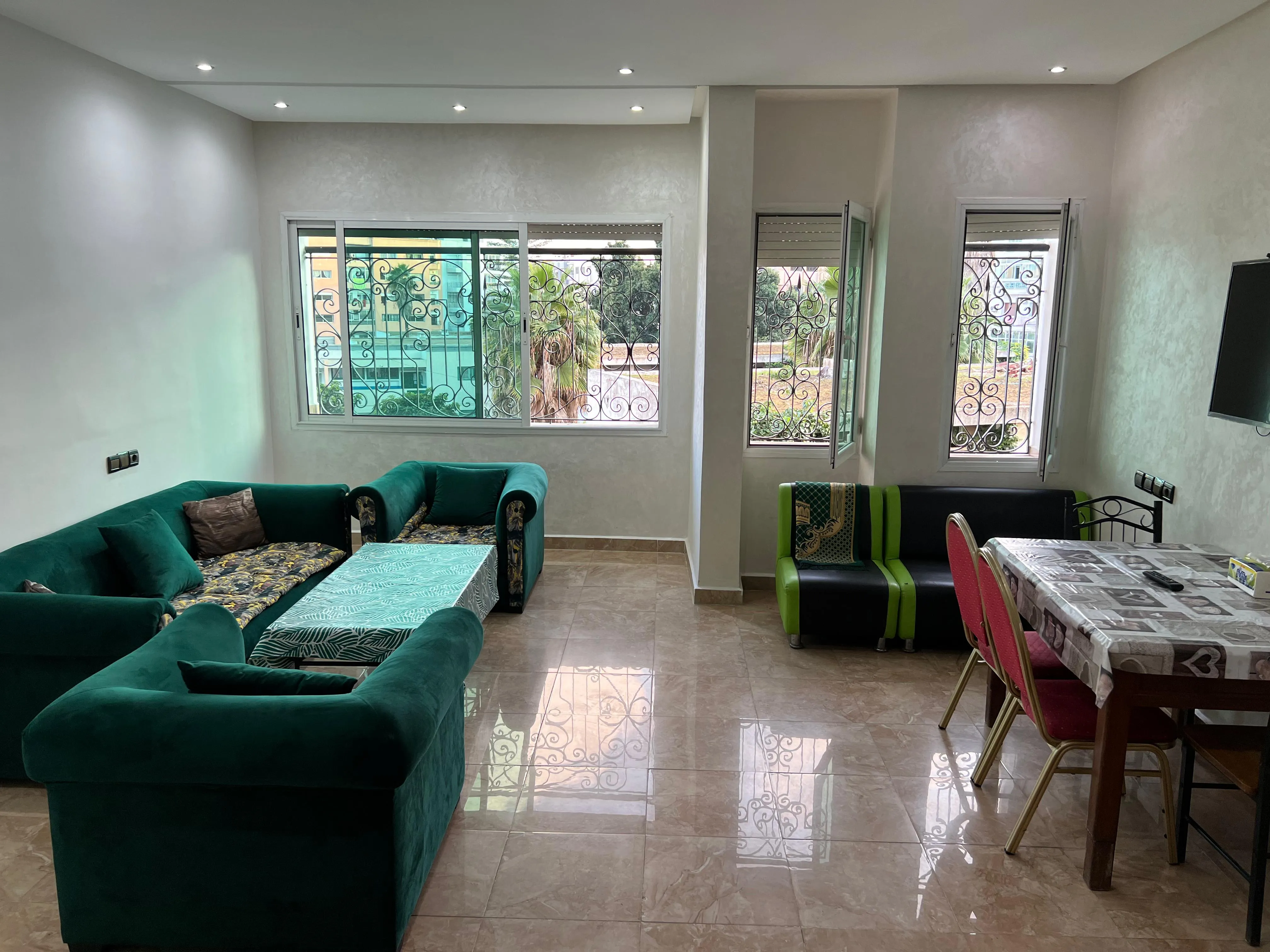 Appartement à louer pour la journée à Chefchaouen, au quatrième étage.