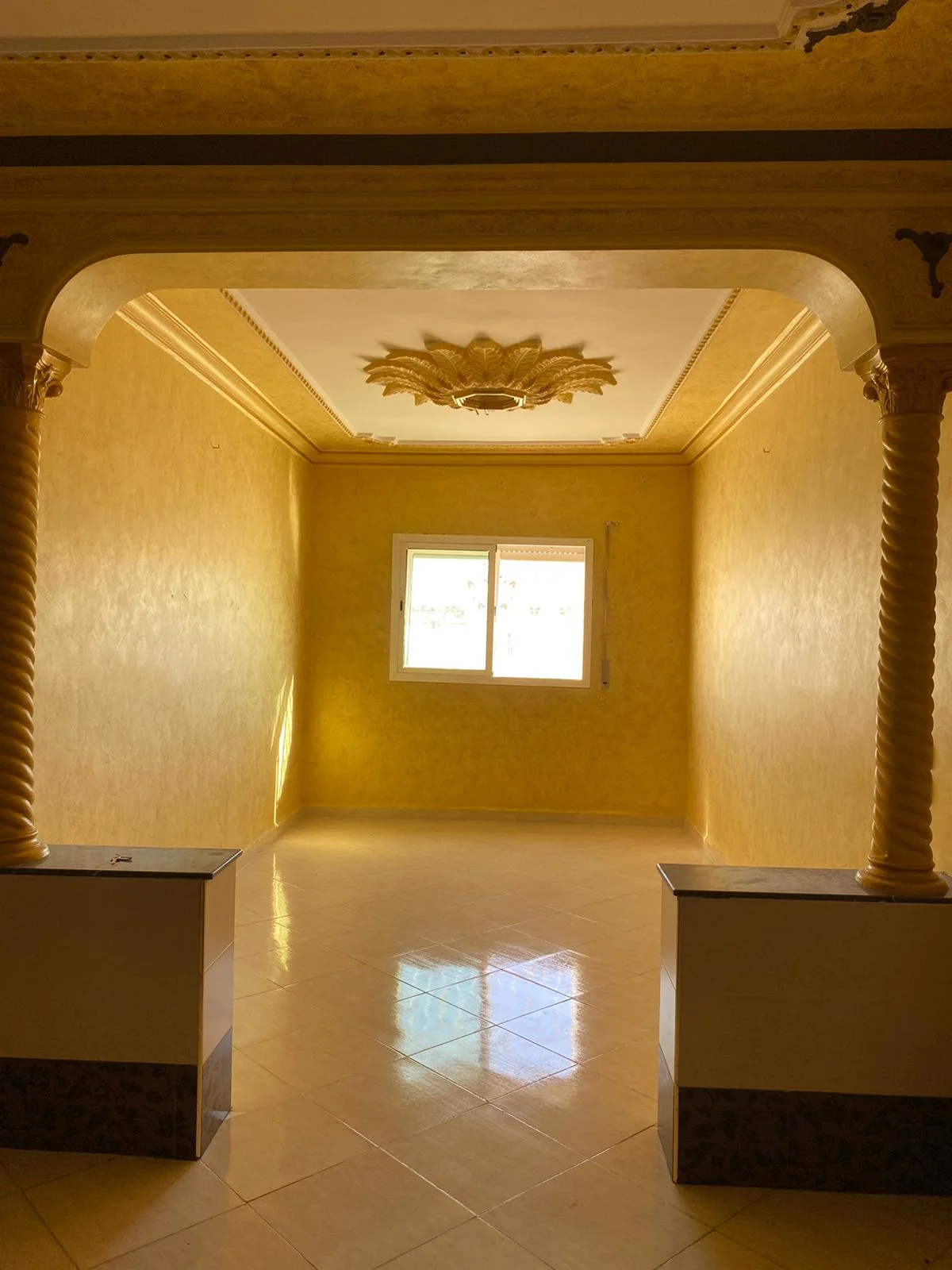 Bel appartement à vendre à Tétouan, d'une superficie de 77 m, avec 2 chambres 