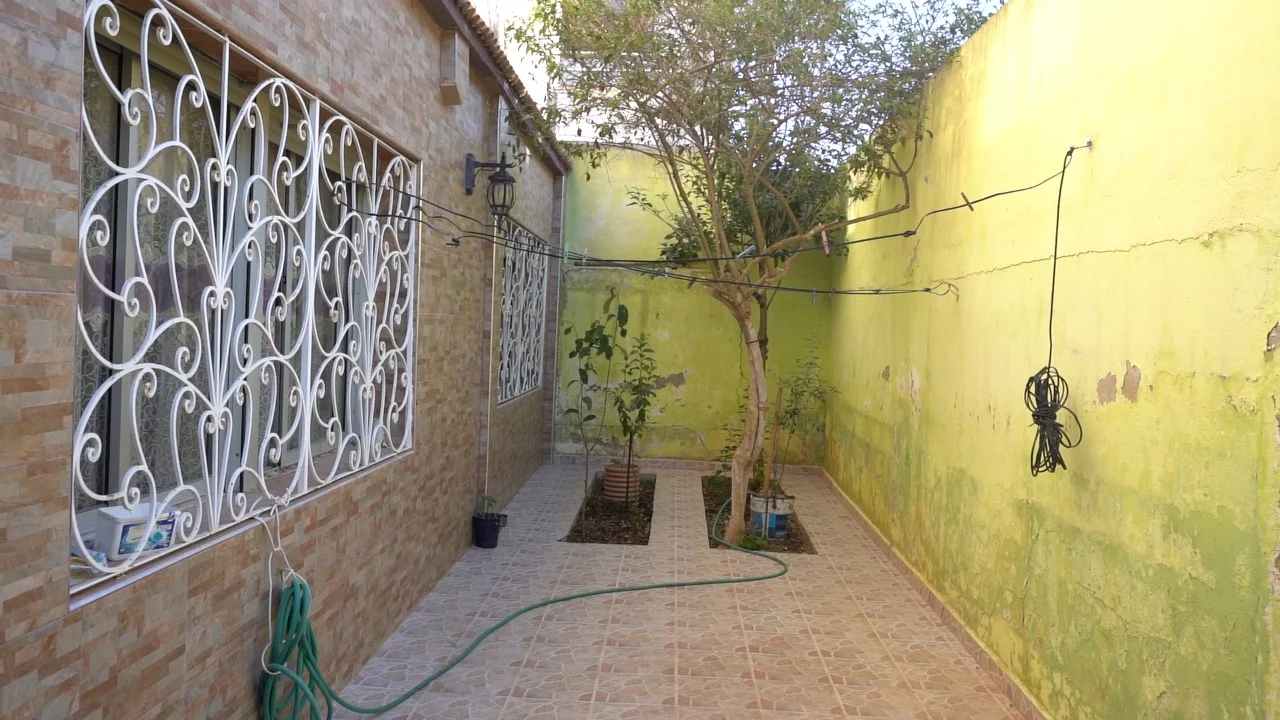 maison indépendant A vendre à Tétouan  Se compose de trois étages 140 m 