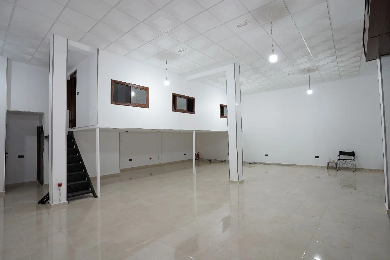 Un grand magasin commercial à louer et à vendre  , dans la ville de Tétouan 112M²
