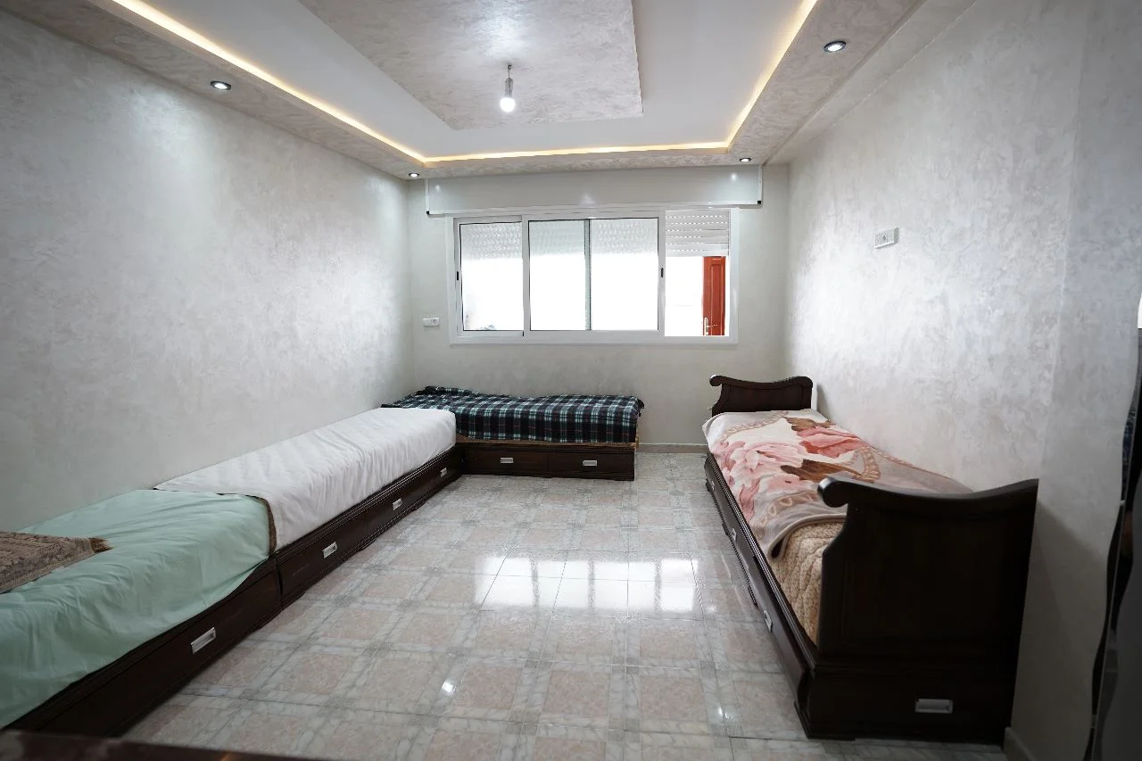 Bel appartement à Tétouan 4ème étage 2 chambre  2 salon  balcon 70 mètres 