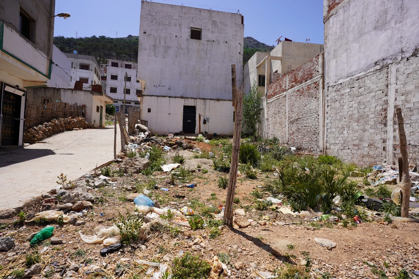 Terrain à vendre à Tétouan, équipé en eau et électricité, 88 mètres
