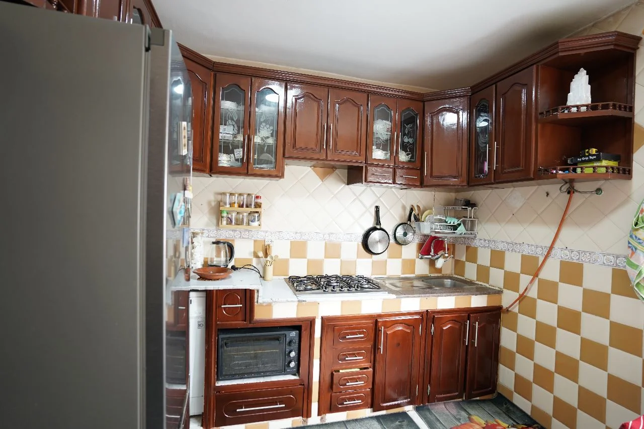 Bel appartement à Tétouan 4ème étage 2 chambre  2 salon  balcon 70 mètres 