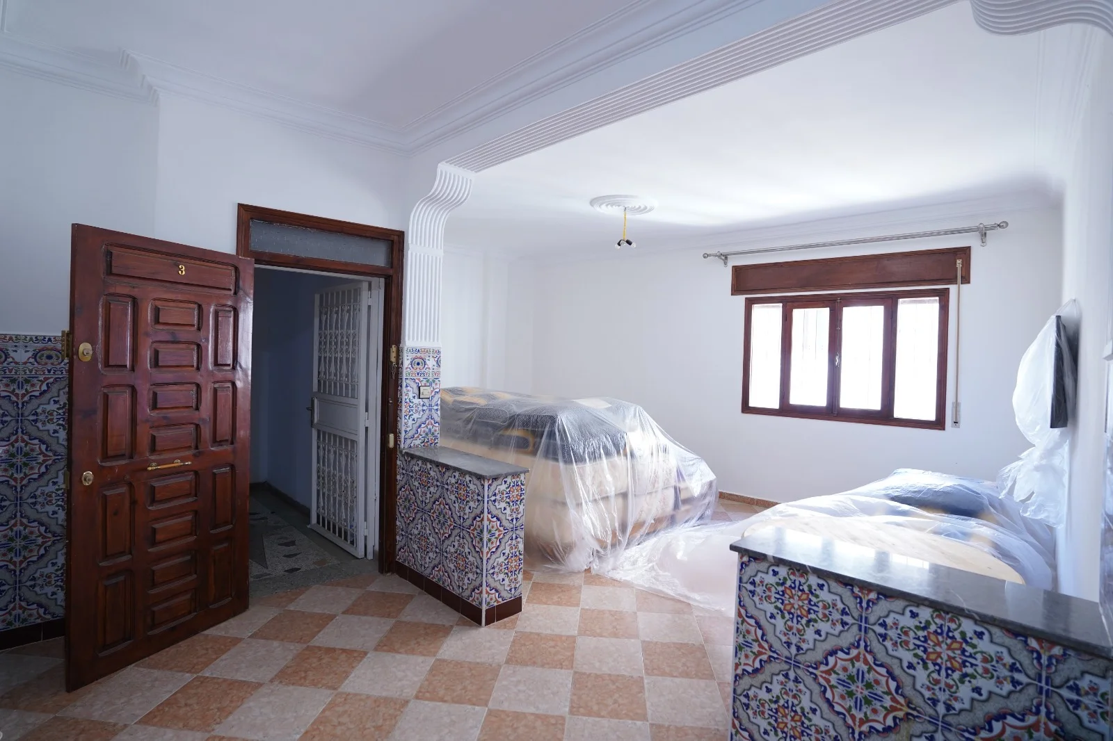 Appartement à vendre à Tetouan 2ème étage 105 mètres 3 chambre salon balcon