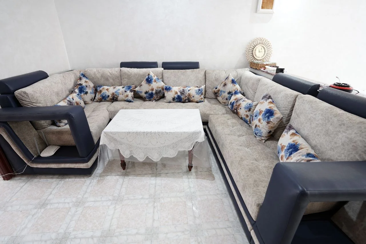 Bel appartement à Tétouan 4ème étage 2 chambre  2 salon  balcon 70 mètres 