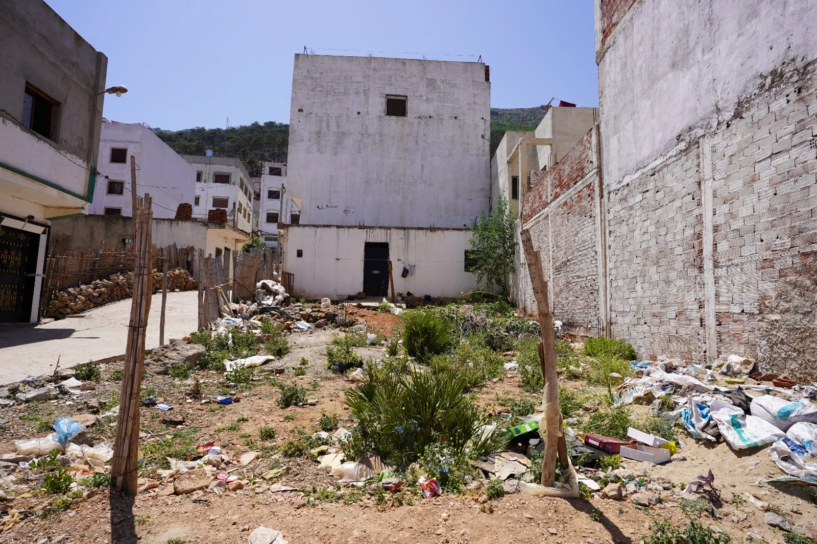 Terrain à vendre à Tétouan, équipé en eau et électricité, 88 mètres