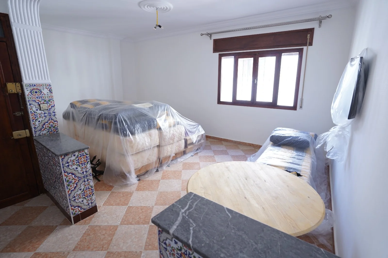 Appartement à vendre à Tetouan 2ème étage 105 mètres 3 chambre salon balcon