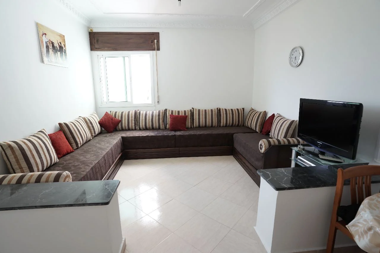bel Apparetement à vendre ét à louer à tetouan  Salon balcon Chambre 4ème étage 54 mètres