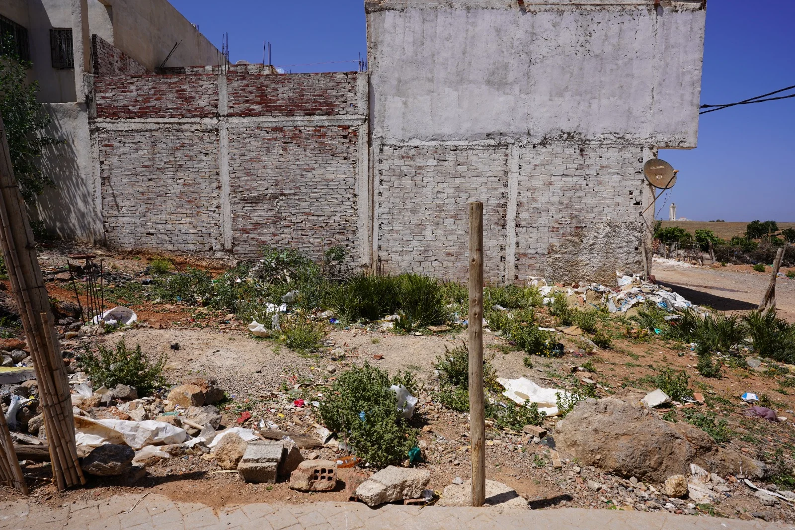 Terrain à vendre à Tétouan, équipé en eau et électricité, 88 mètres