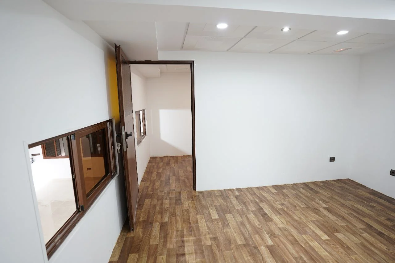 Un grand magasin commercial à louer et à vendre  , dans la ville de Tétouan 112M²