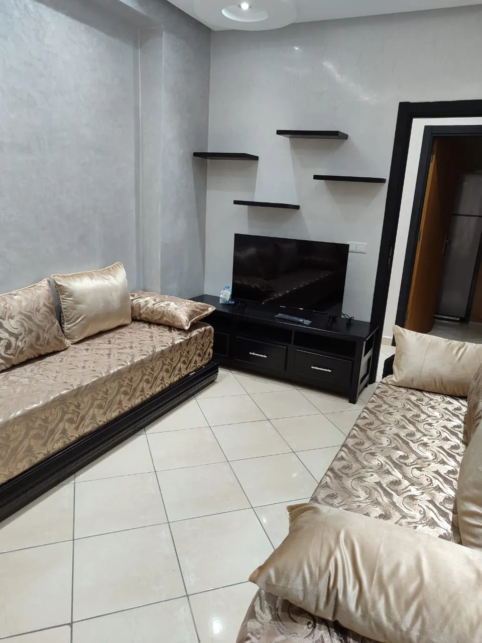 Appartement à louer à Tétouan, 1er étage, 2 chambres et balcon