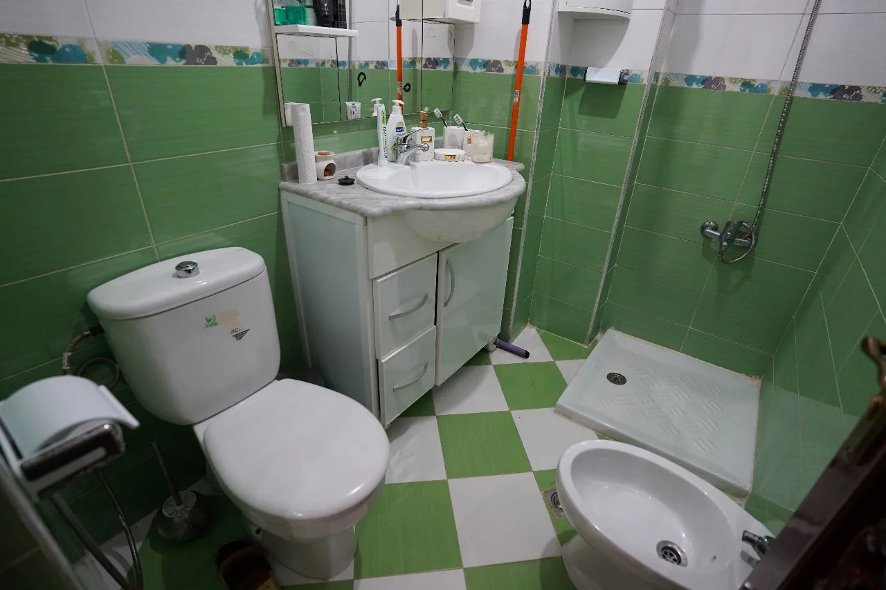 Bel appartement à Tétouan 4ème étage 2 chambre  2 salon  balcon 70 mètres 