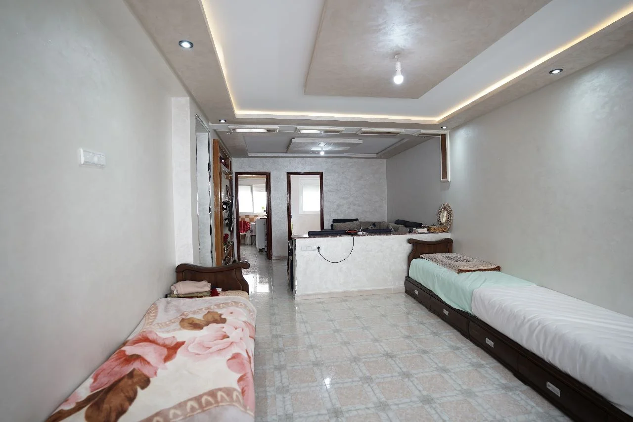 Bel appartement à Tétouan 4ème étage 2 chambre  2 salon  balcon 70 mètres 