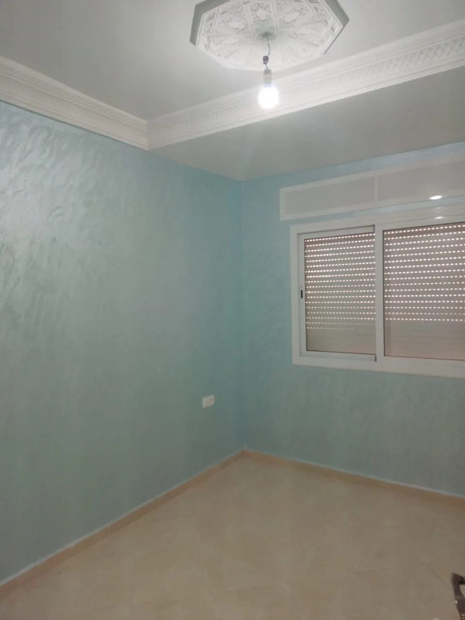 Appartement à vendre à Tétouan, 3 chambres et un salon, situé au 2ᵉ étage.