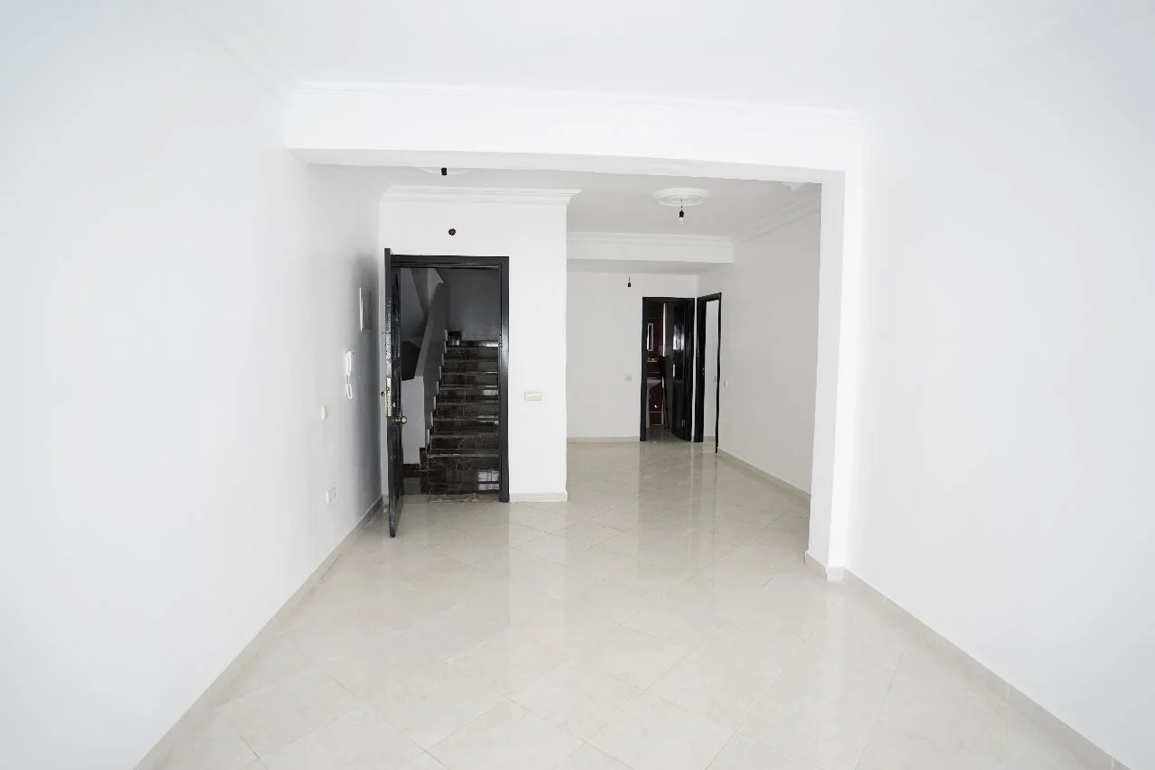 Appartement à vendre à Tétouan 3 chambres 2 salon 2 balcon 2ème étage 83 M²